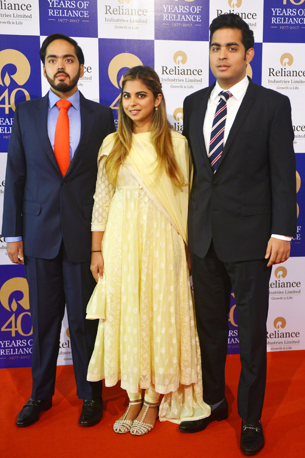 12.Ambani-Brothers.jpg 13