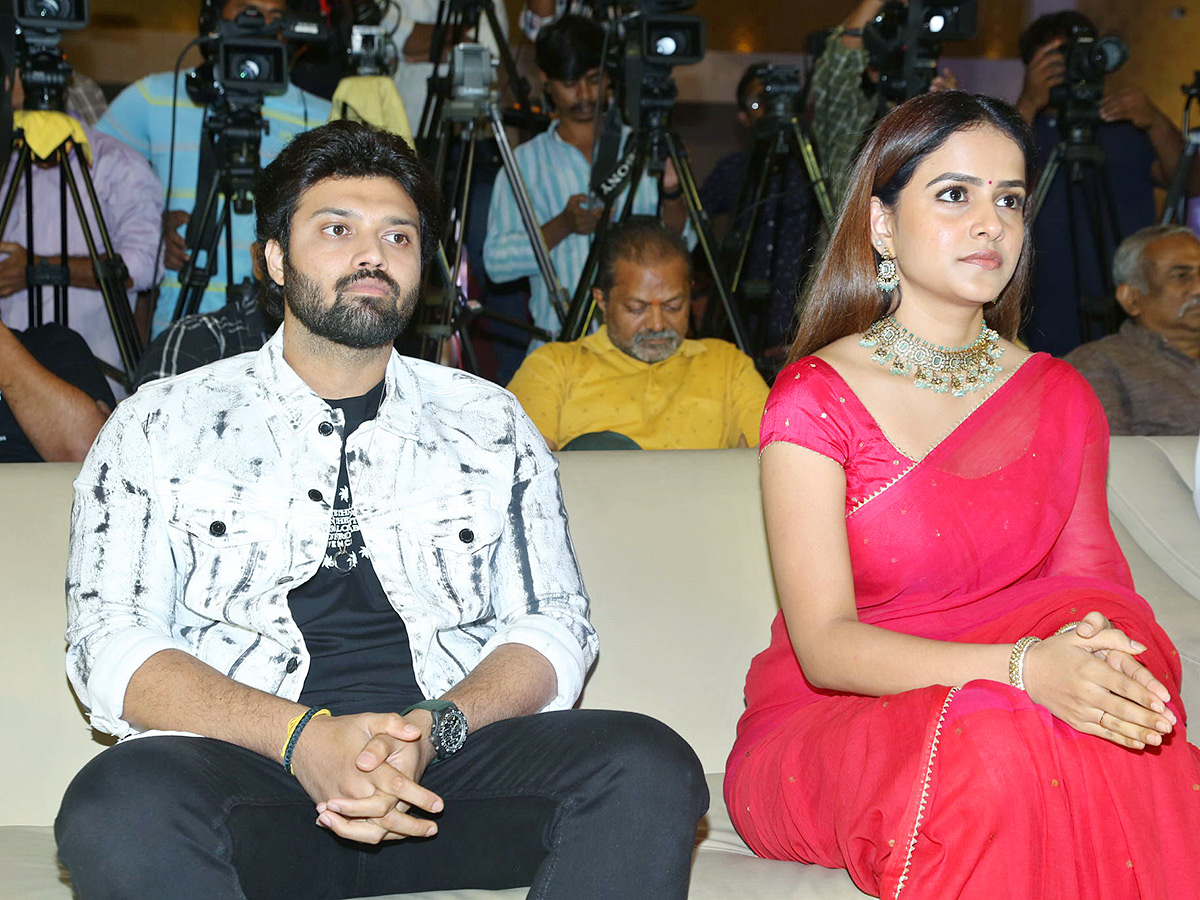 Love_20Me_20Movie_20Pre_20Release_20Function_20Photos-13.jpg 10
