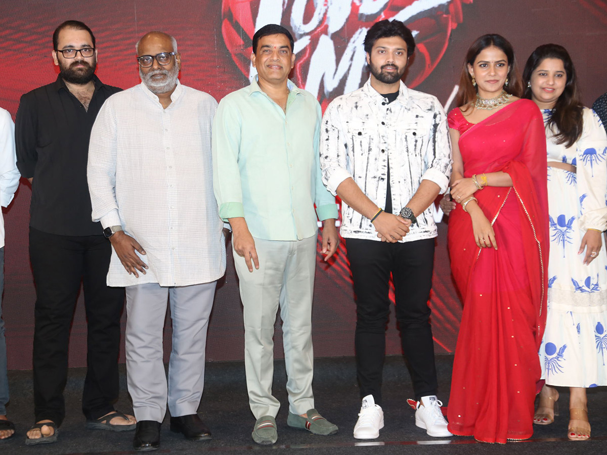 Love_20Me_20Movie_20Pre_20Release_20Function_20Photos-14.jpg 11