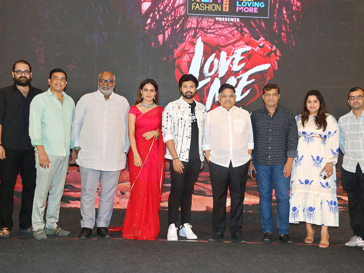Love_20Me_20Movie_20Pre_20Release_20Function_20Photos-15.jpg 12