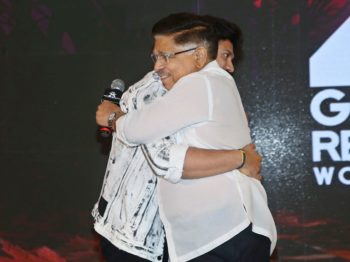 Love_20Me_20Movie_20Pre_20Release_20Function_20Photos-18.jpg 15