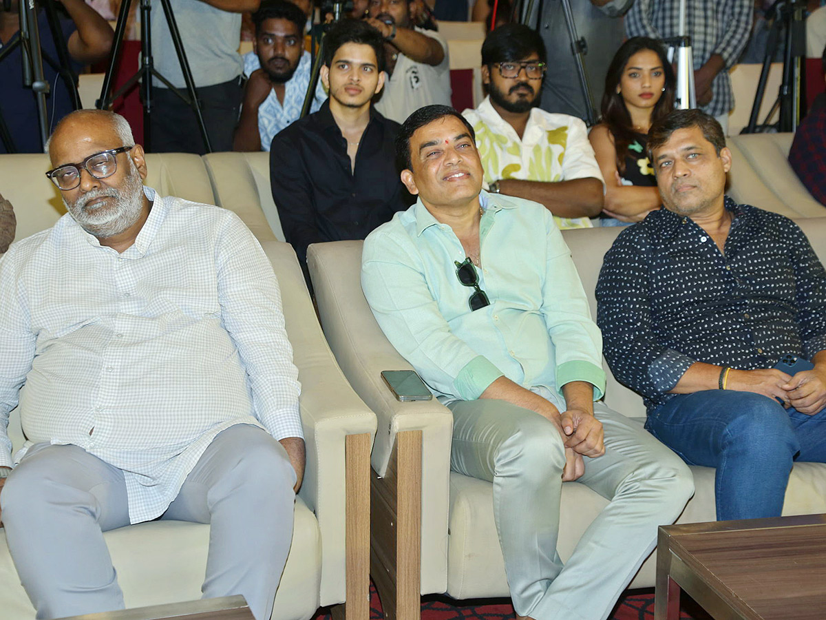 Love_20Me_20Movie_20Pre_20Release_20Function_20Photos-19.jpg 16