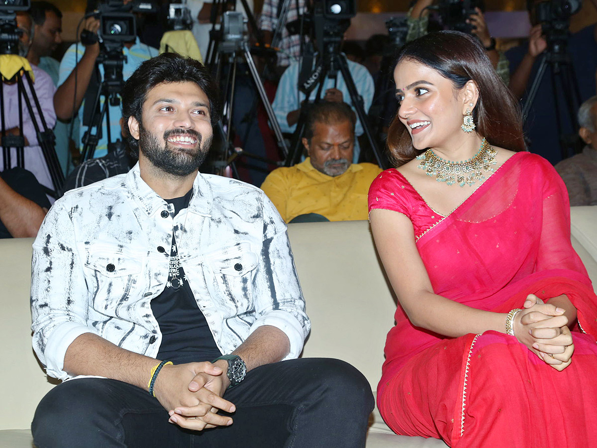 Love_20Me_20Movie_20Pre_20Release_20Function_20Photos-25.jpg 22
