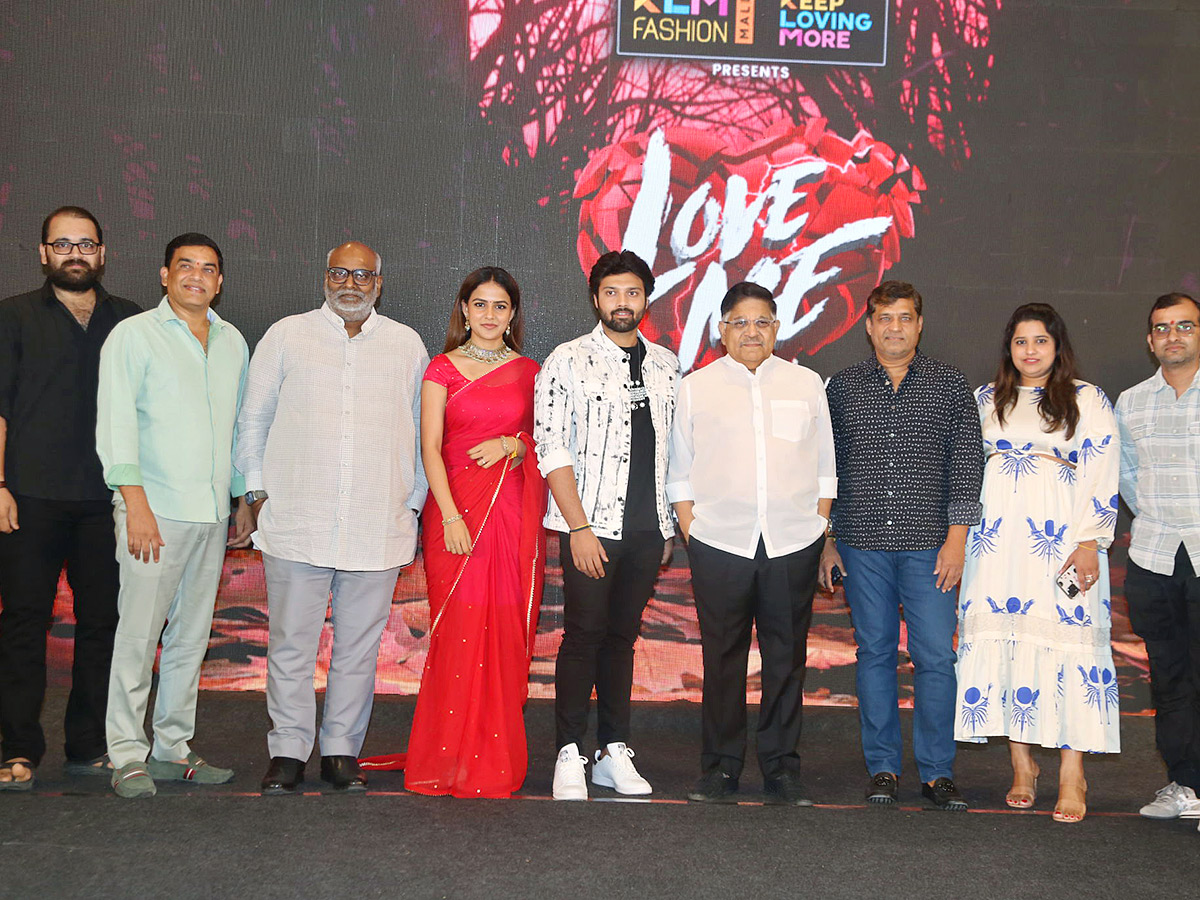 Love_20Me_20Movie_20Pre_20Release_20Function_20Photos-26.jpg 23