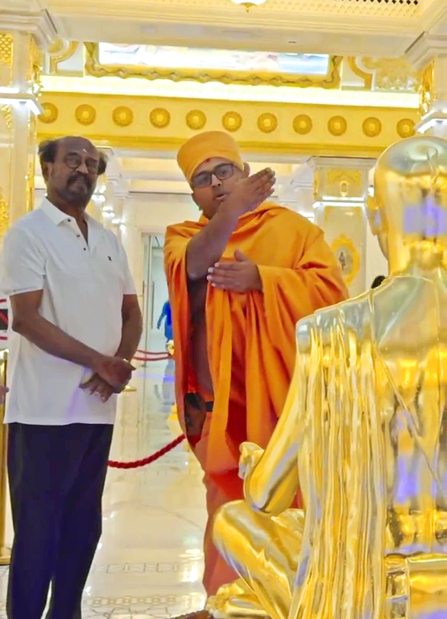 Rajinikanth_20Visited_20BAPS_20Hindu_20Mandir_20Abu_20Dhabi_20Photos-_20_2813_29.jpg 13