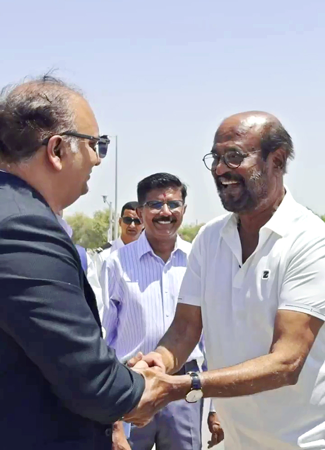 Rajinikanth_20Visited_20BAPS_20Hindu_20Mandir_20Abu_20Dhabi_20Photos-_20_2830_29.jpg 30