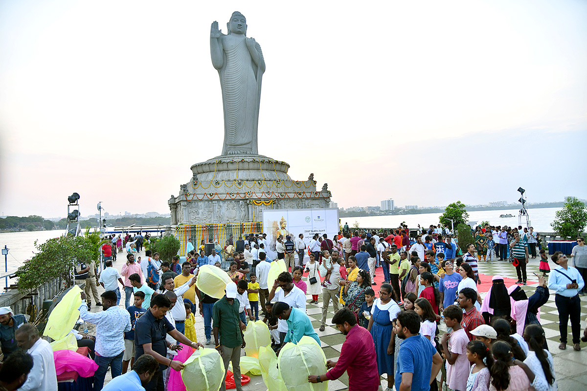 buddha_20purnima_20celebration_20in_20hyderabad-12.jpg 12