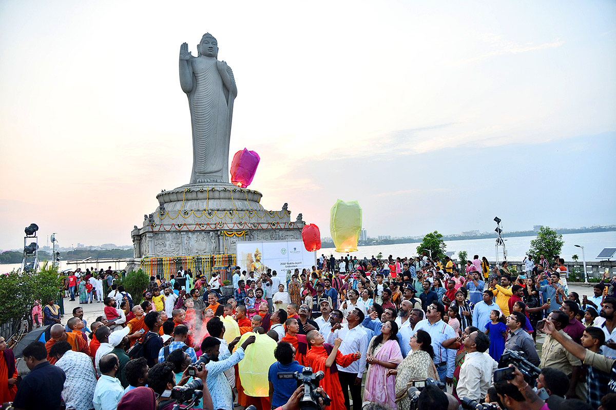 buddha_20purnima_20celebration_20in_20hyderabad-18.jpg 18