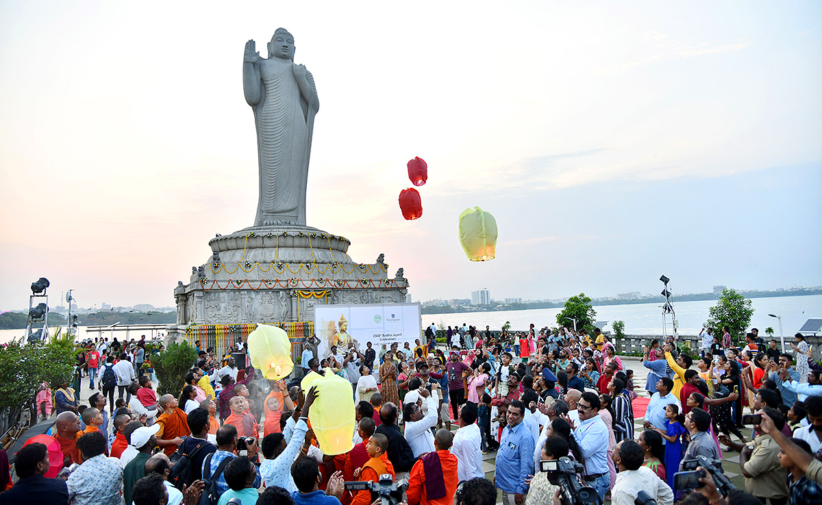 buddha_20purnima_20celebration_20in_20hyderabad-21.jpg 21