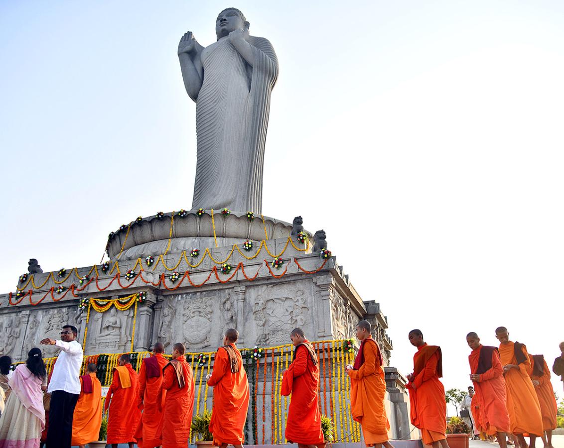 buddha_20purnima_20celebration_20in_20hyderabad-3.jpg 3
