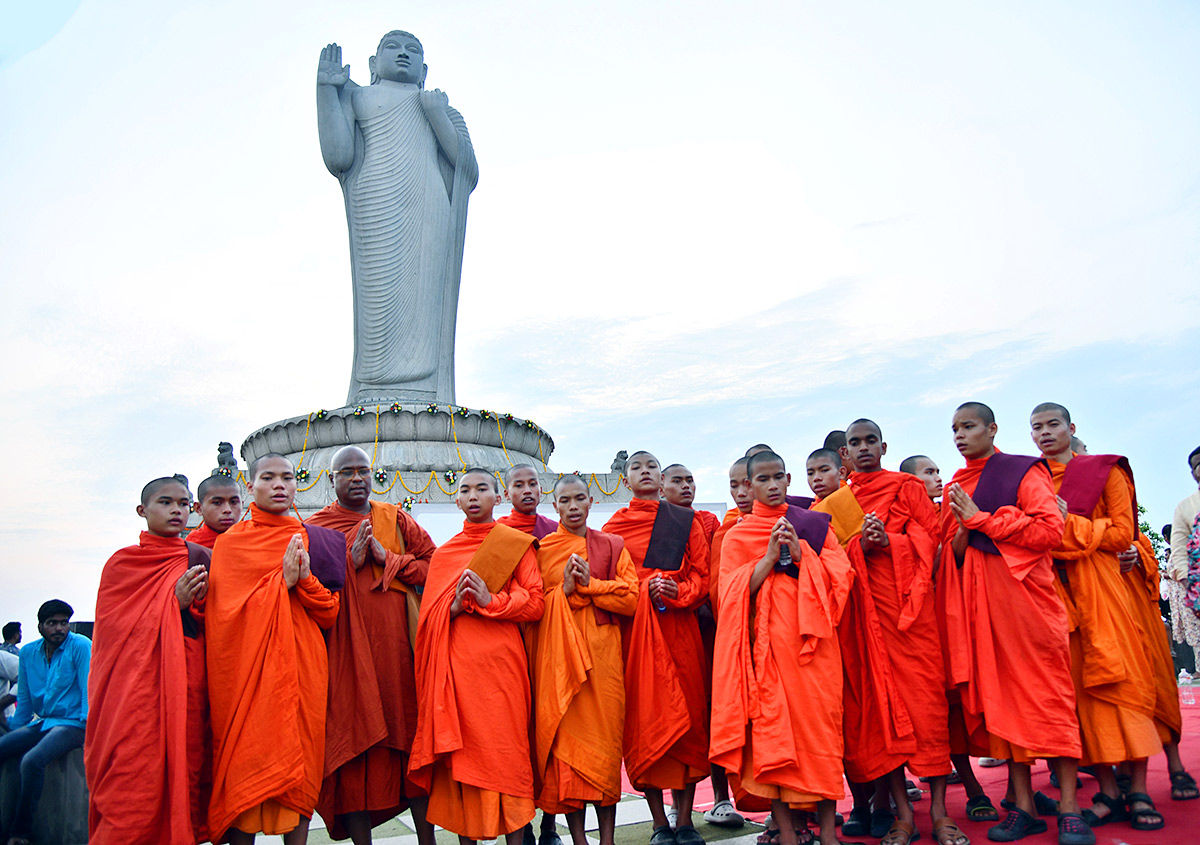 buddha_20purnima_20celebration_20in_20hyderabad-4.jpg 4