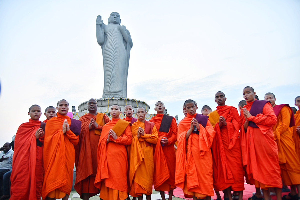 buddha_20purnima_20celebration_20in_20hyderabad-9.jpg 9
