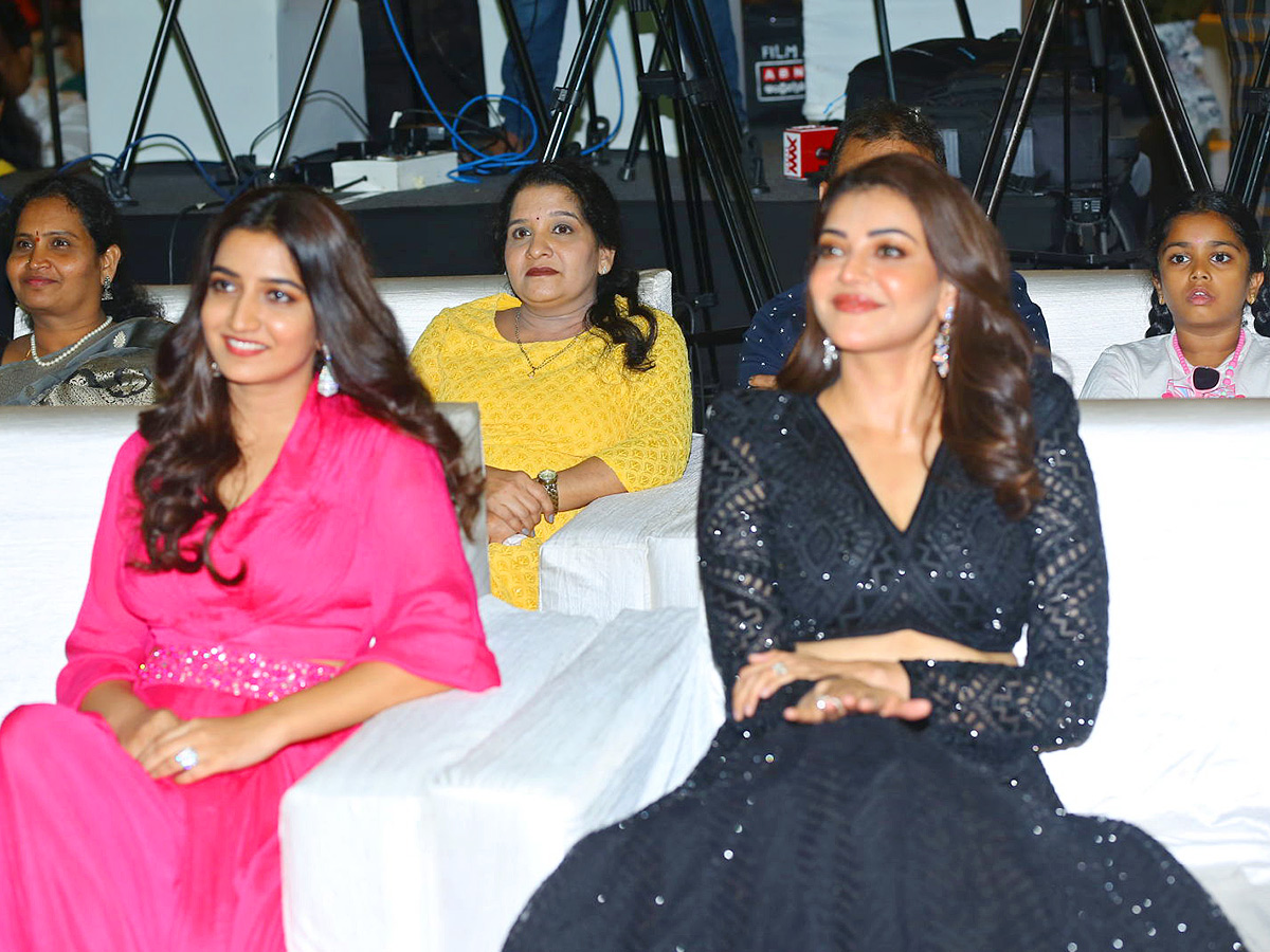 Kajal_20Aggarwal_20Satyabhama_20Trailer_20launch_20event_20Photos-_20_2832_29.jpg 32