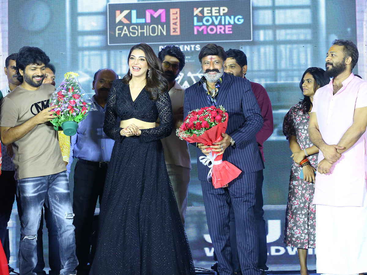 Kajal_20Aggarwal_20Satyabhama_20Trailer_20launch_20event_20Photos-_20_287_29.jpg 7