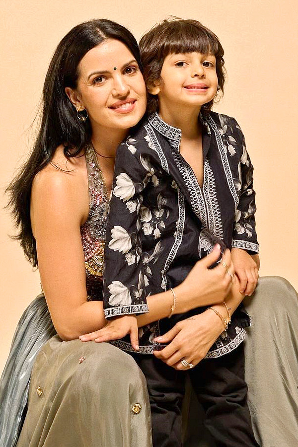 Natasha_20responds_20to_20rumours_20of_20divorce_20with_20Hardik_20Pandya_20Photos_20_2813_29.jpg 14