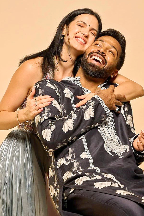 Natasha_20responds_20to_20rumours_20of_20divorce_20with_20Hardik_20Pandya_20Photos_20_2814_29.jpg 15