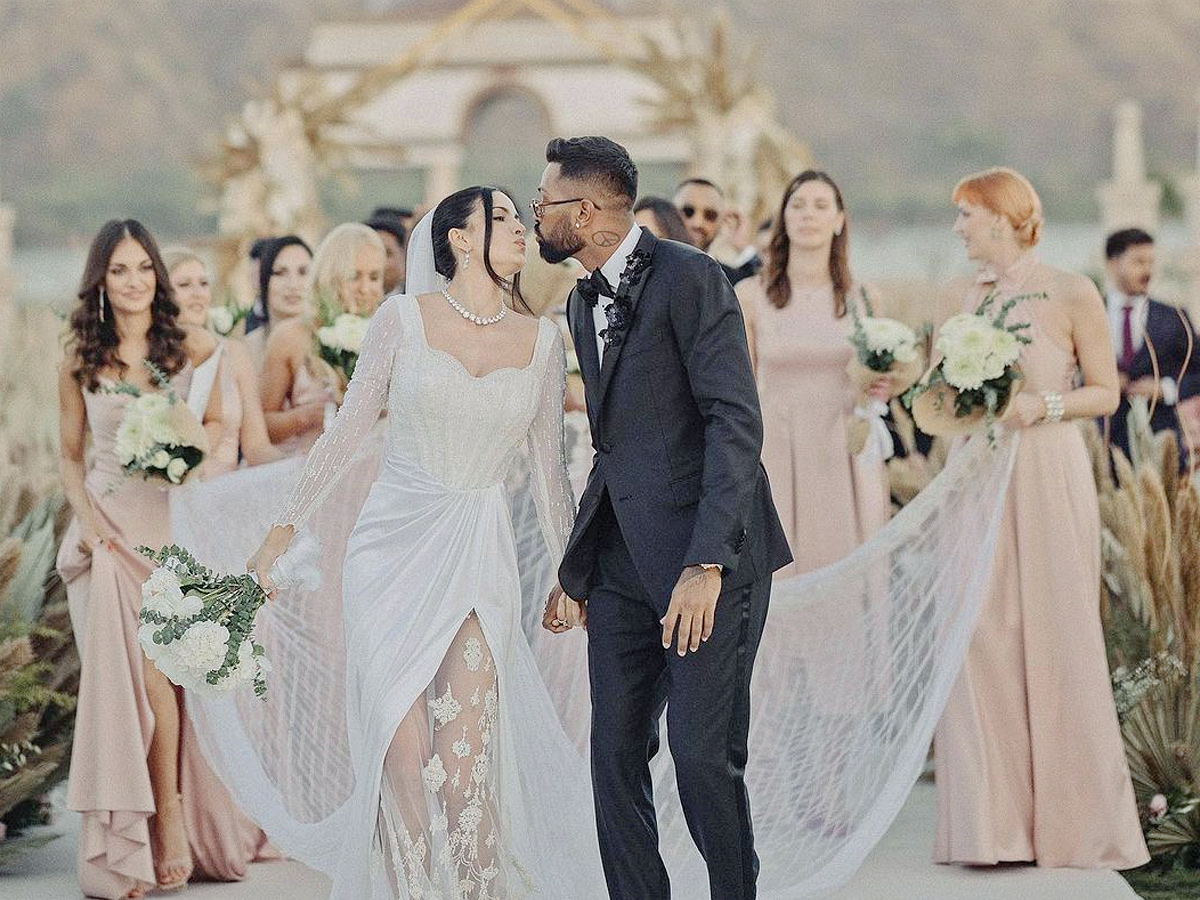 Natasha_20responds_20to_20rumours_20of_20divorce_20with_20Hardik_20Pandya_20Photos_20_282_29.jpg 3