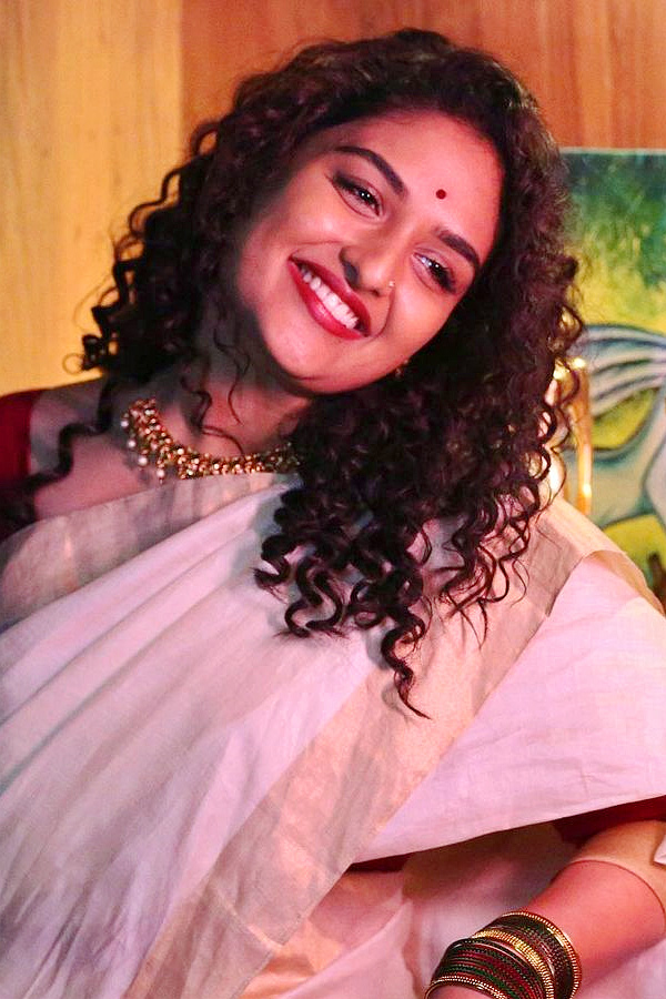 Prayaga_20Martin_20Latest_20Photos_20_285_29.jpg 6