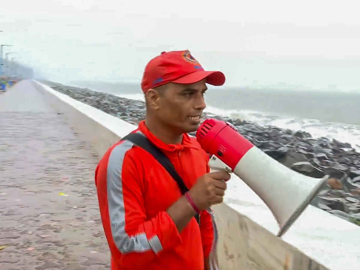 Cyclone_20Remal_20Photos-_20_2828_29.jpg 28