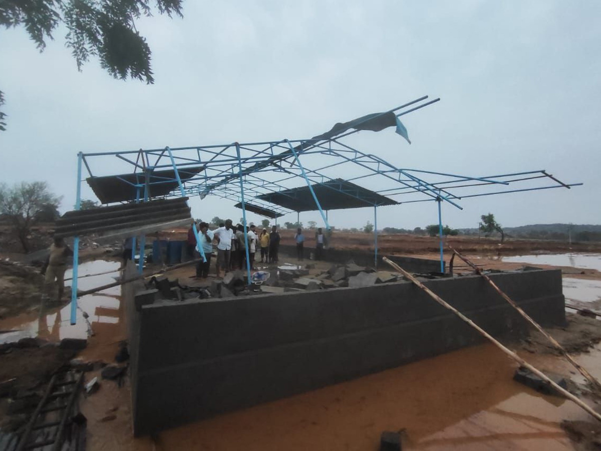 rain_20and_20gusty_20winds_20windstorm_20in_20telangana-_20_2817_29.jpg 16