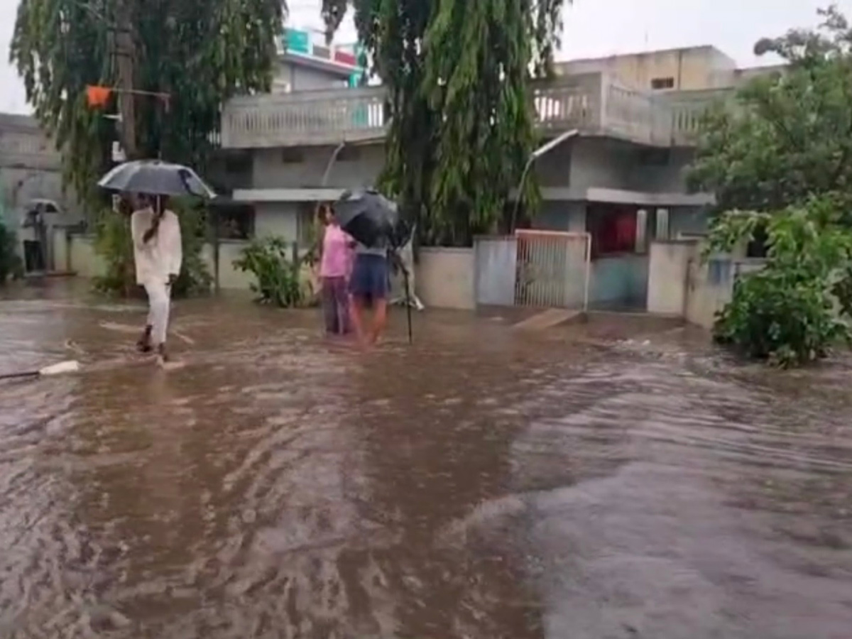 rain_20and_20gusty_20winds_20windstorm_20in_20telangana-_20_2819_29.jpg 18