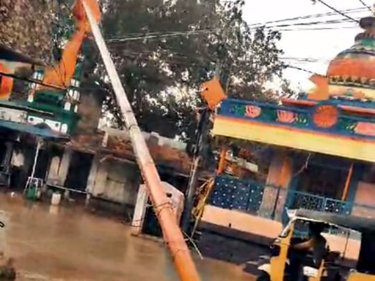 rain_20and_20gusty_20winds_20windstorm_20in_20telangana-_20_2821_29.jpg 20