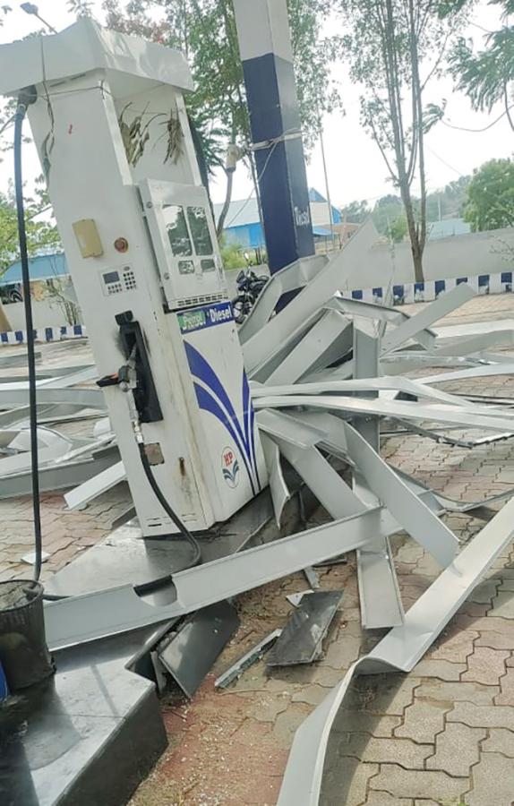 rain_20and_20gusty_20winds_20windstorm_20in_20telangana-_20_2826_29.jpg 25