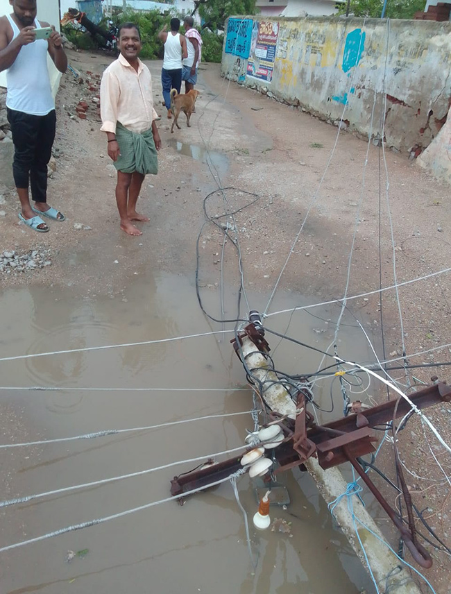 rain_20and_20gusty_20winds_20windstorm_20in_20telangana-_20_284_29.jpg 4