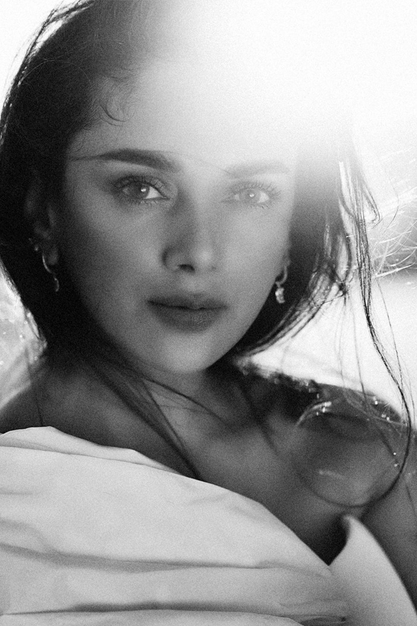 Aditi-Rao-Hydari-3_2.jpg 4