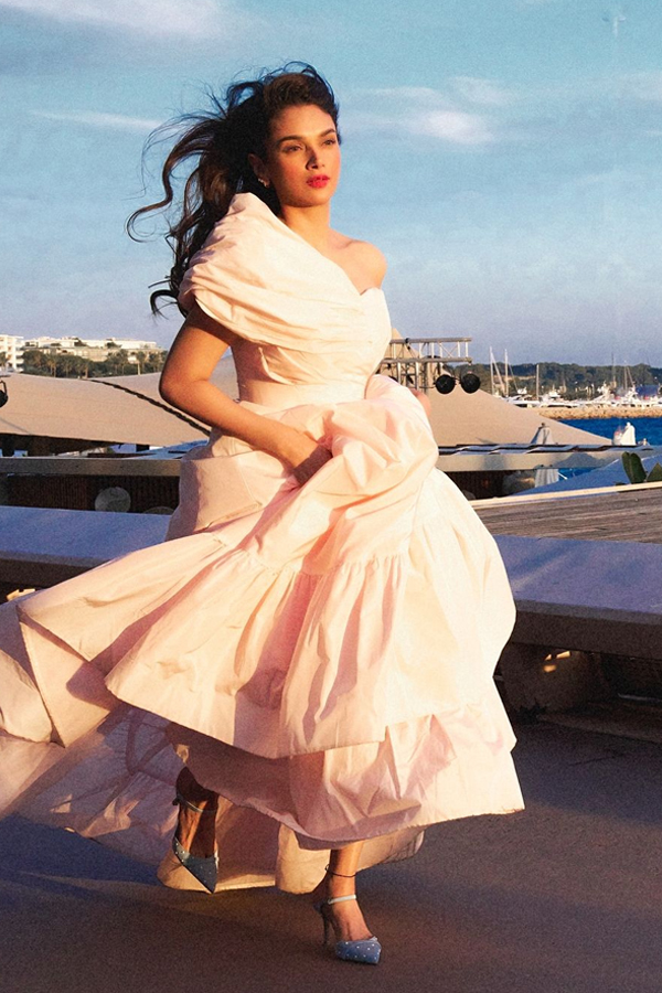Aditi-Rao-Hydari-4_2.jpg 5