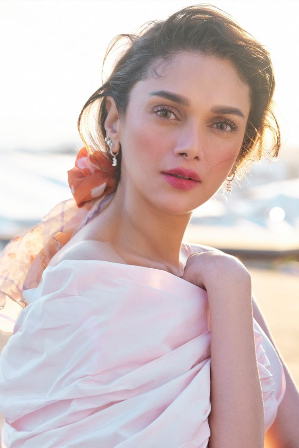 Aditi-Rao-Hydari-7_2.jpg 8
