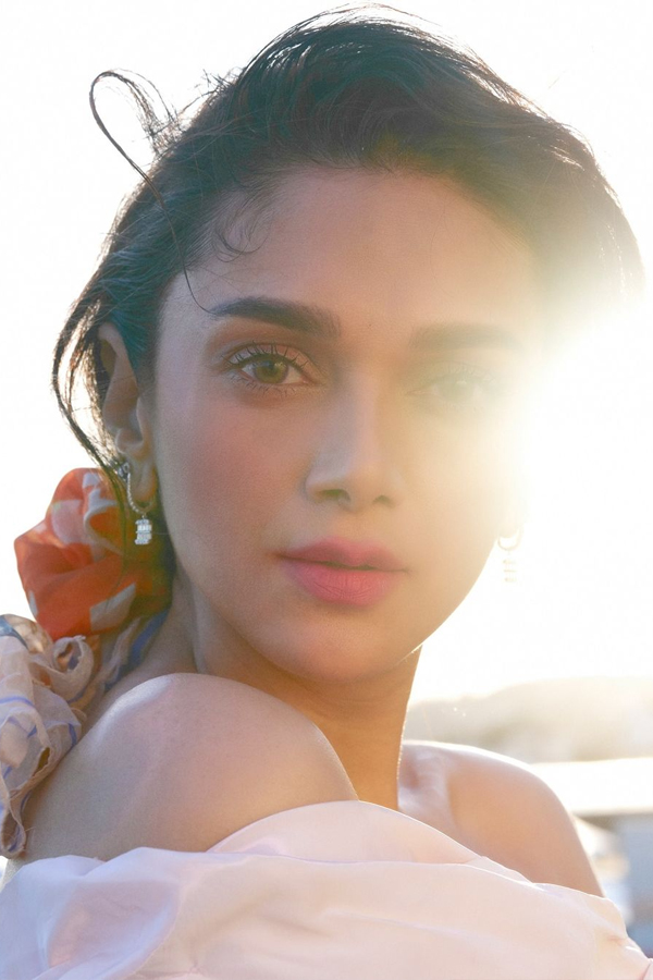 Aditi-Rao-Hydari-8_2.jpg 9