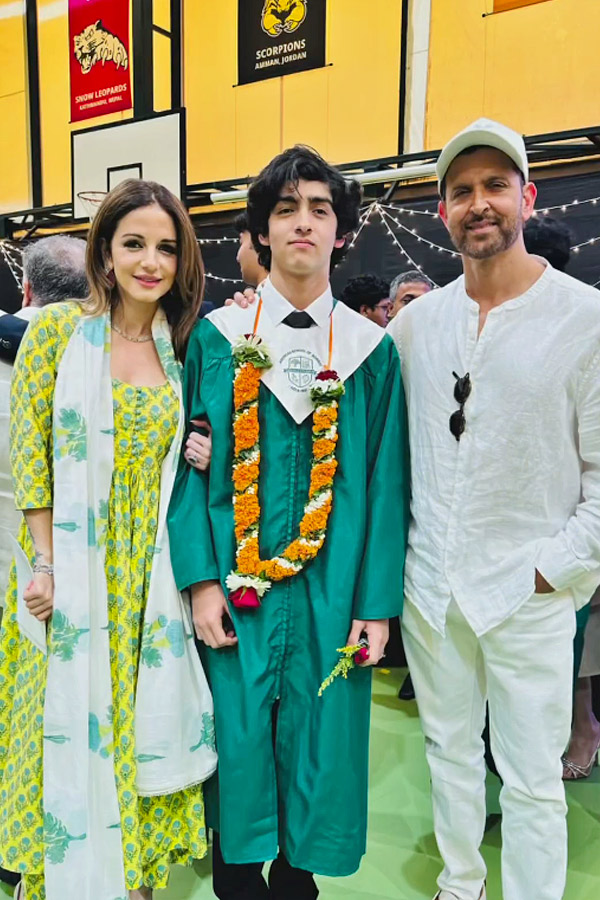 Hrithik_20Roshan_20And_20Sussanne_20Khan_20Attend_20Son_20Hrehaan_20Graduation_20Ceremony_20Photos_20_287_29.jpg 8