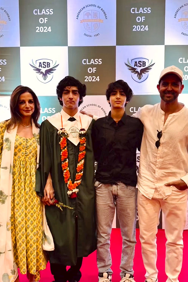 Hrithik_20Roshan_20And_20Sussanne_20Khan_20Attend_20Son_20Hrehaan_20Graduation_20Ceremony_20Photos_20_288_29.jpg 9