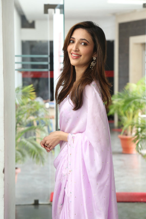 Neha-Shetty-16.jpg 17