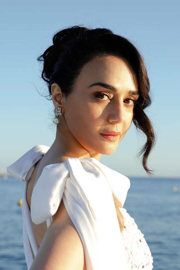 Preity-G-Zinta-1.jpg 2
