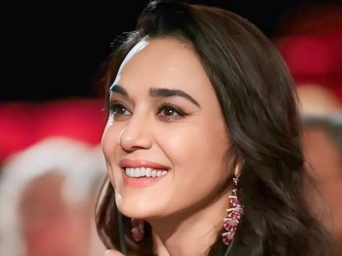 Preity-G-Zinta-11.jpg 12