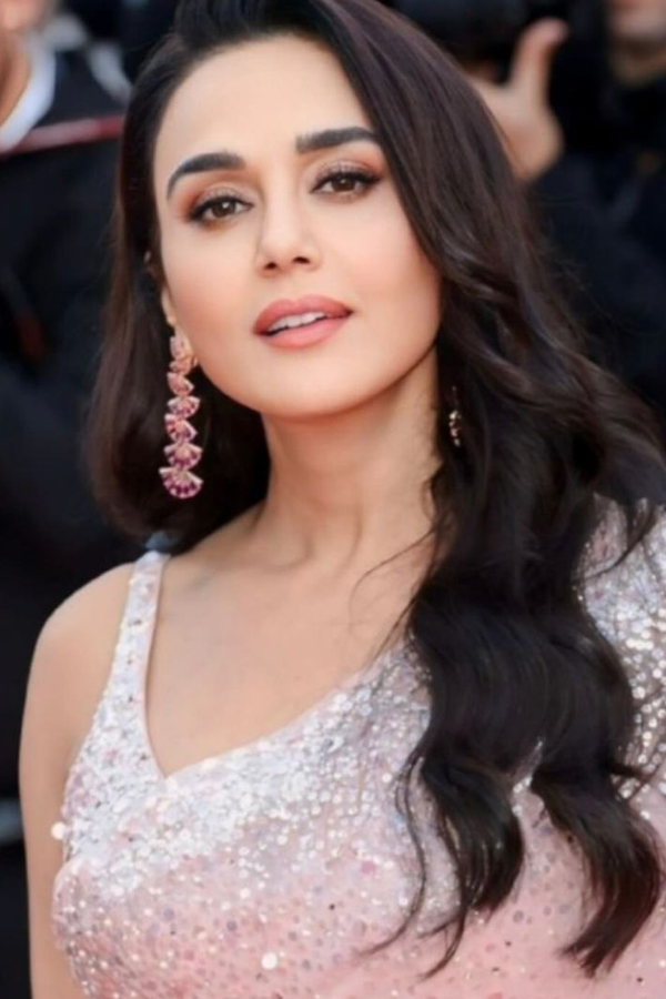 Preity-G-Zinta-8.jpg 9