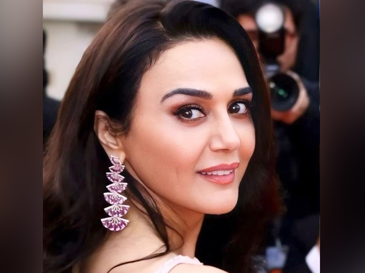 Preity-G-Zinta-9.jpg 10