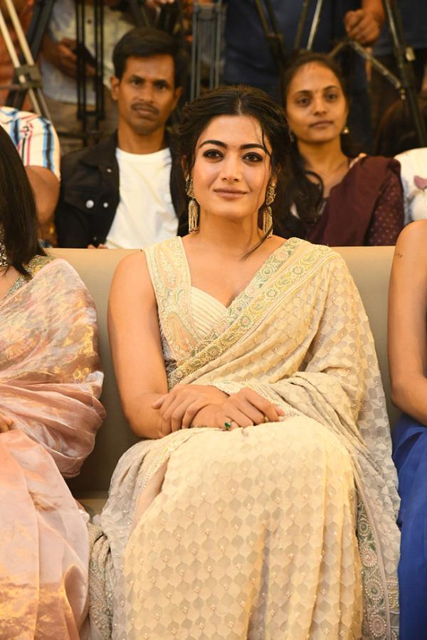 Rashmika_20Mandanna_20At_20Gam_20Gam_20Ganesha_20Pre_20Release_20Event-_20_2814_29.jpg 14