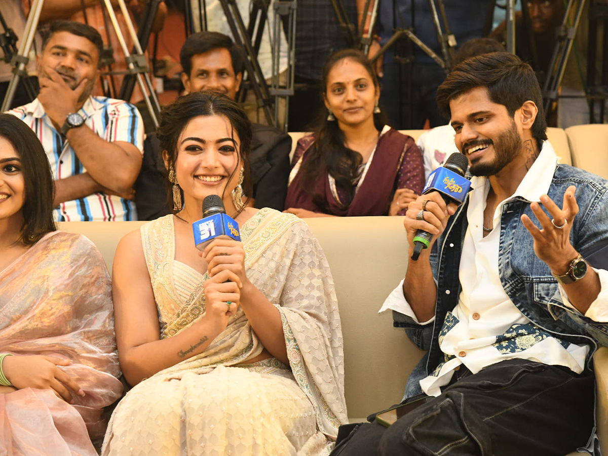 Rashmika_20Mandanna_20At_20Gam_20Gam_20Ganesha_20Pre_20Release_20Event-_20_281_29.jpg 1