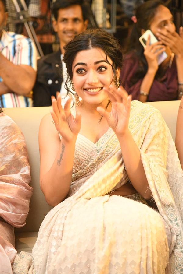 Rashmika_20Mandanna_20At_20Gam_20Gam_20Ganesha_20Pre_20Release_20Event-_20_2824_29.jpg 24
