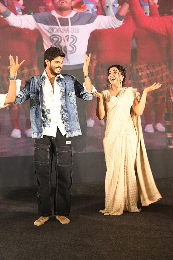 Rashmika_20Mandanna_20At_20Gam_20Gam_20Ganesha_20Pre_20Release_20Event-_20_287_29.jpg 7