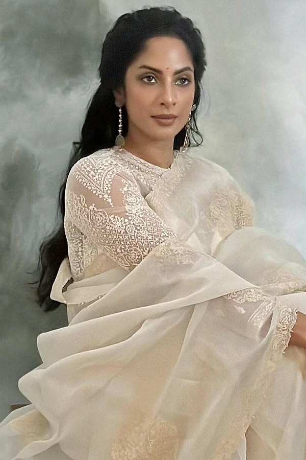 Sriya_20reddy_20amazing_20look_20_2812_29.jpg 8