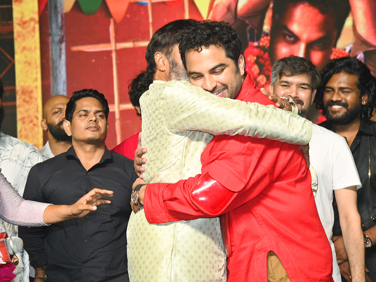 Gangs_20Of_20Godavari_20Pre_20Release_20Event_20Pics-_20_2810_29.jpg 10