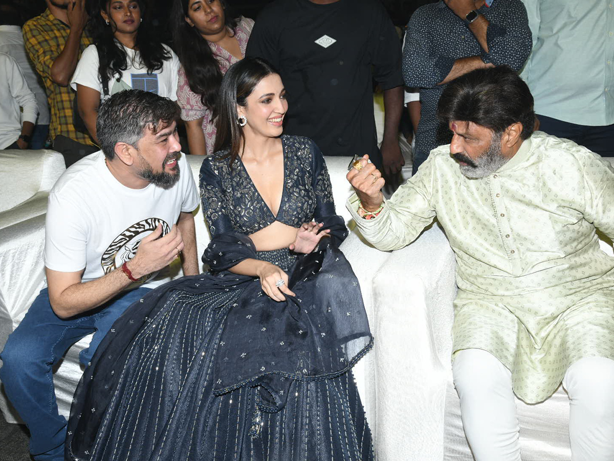 Gangs_20Of_20Godavari_20Pre_20Release_20Event_20Pics-_20_2831_29.jpg 31