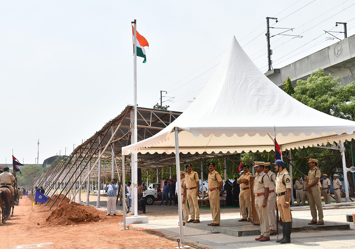 Police_20Rehearsal_20In_20Secunderabad_20Parade_20Ground_20For_20Telangana_20Formation_20Day_20Celebrations-6.jpg 6