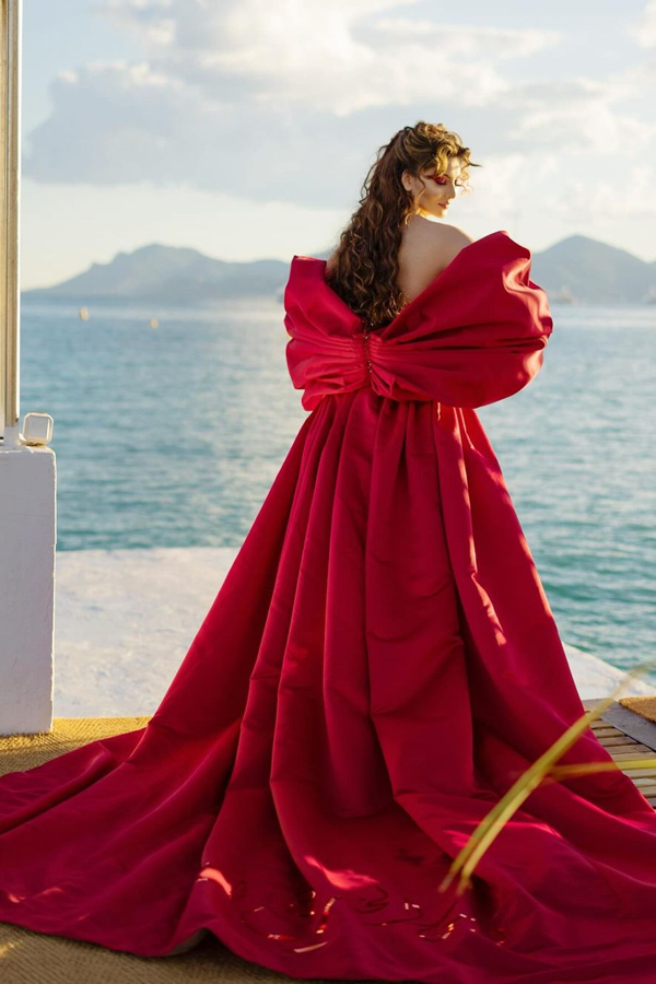 Urvashi-Rautela-12.jpg 8
