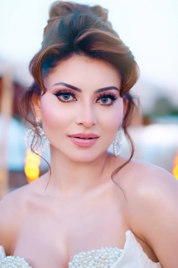 Urvashi-Rautela-24.jpg 20