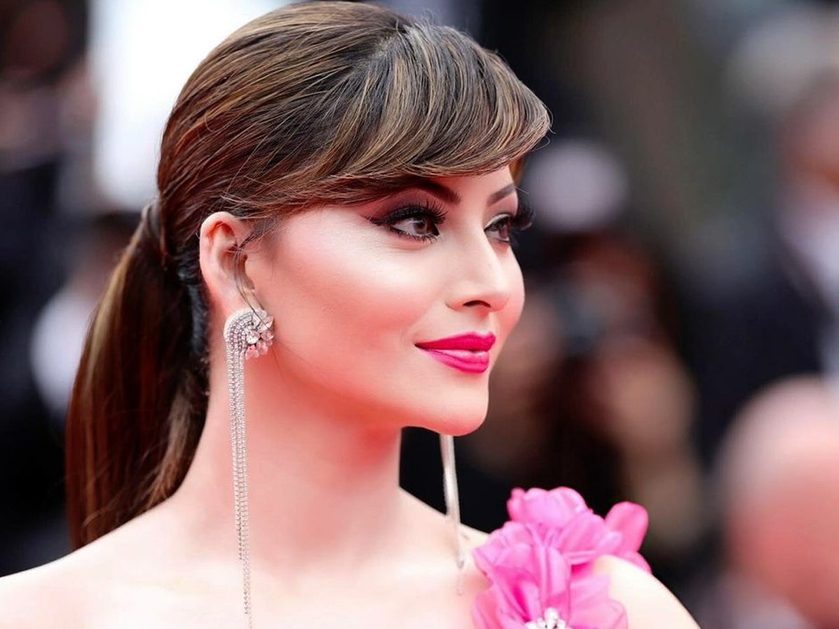 Urvashi-Rautela-25.jpg 21